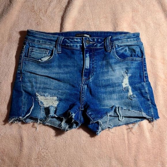 Fashion nova distressed shorts size 9 cut offs. - Picture 1 of 1